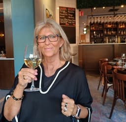 Marina skålar – arrangör av SpeedDejta